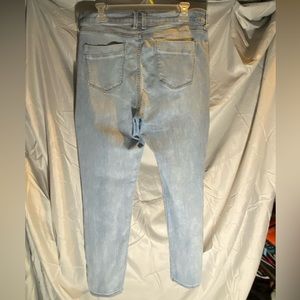 Hey guys back again with some more clothes!!! This time with a distressed jeans.